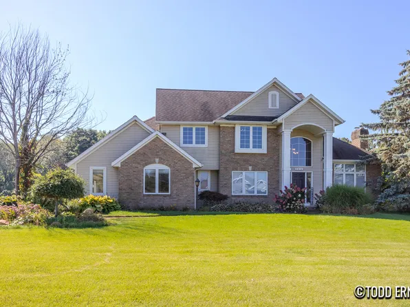 5814 Cannon Hills Dr NE, Ada, MI 49301