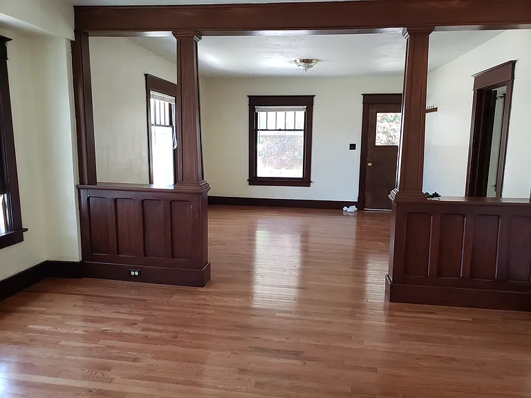 501 W Buttles St — Photo 13