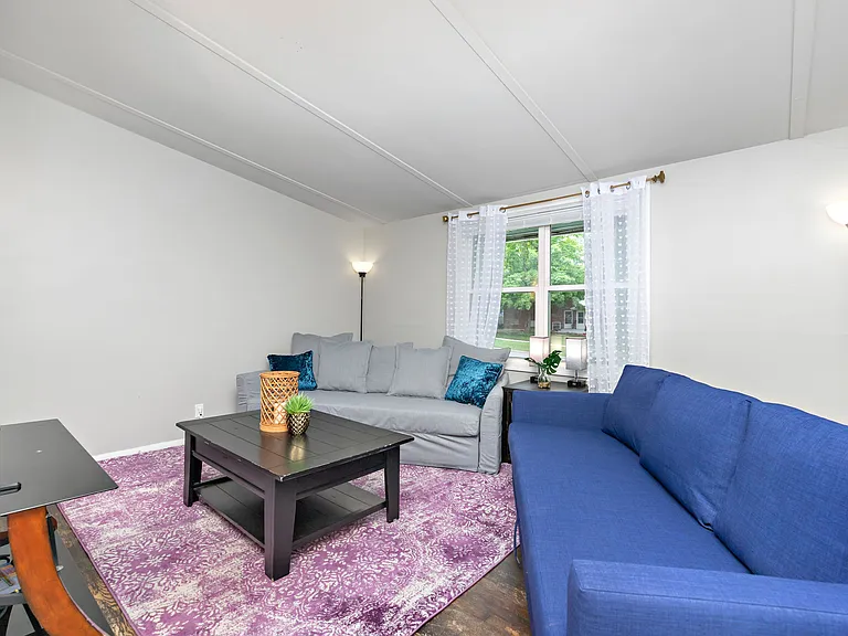 610 W 25th St — Photo 16