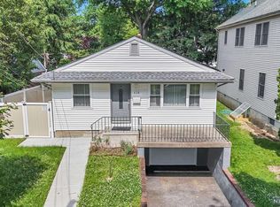 616 S Prospect Ave, Bergenfield, NJ 07621