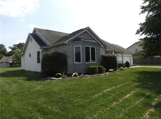 1116 Manchester Dr, Tipp City, OH 45371