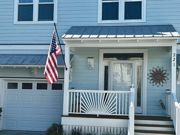 221 River Gate Ln, Wilmington, NC 28412