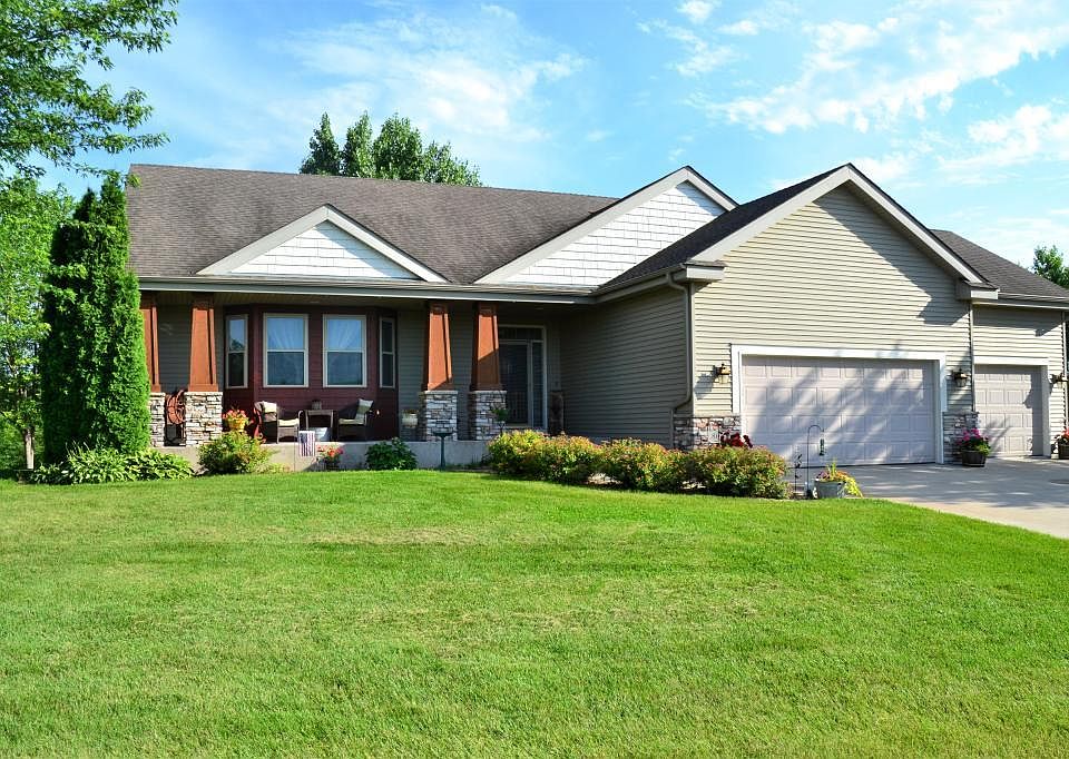 1st image of 803 Willow Creek Dr SE