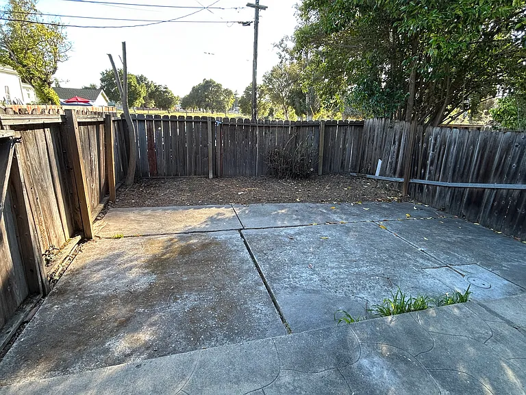 22580 Chestnut St — Photo 10