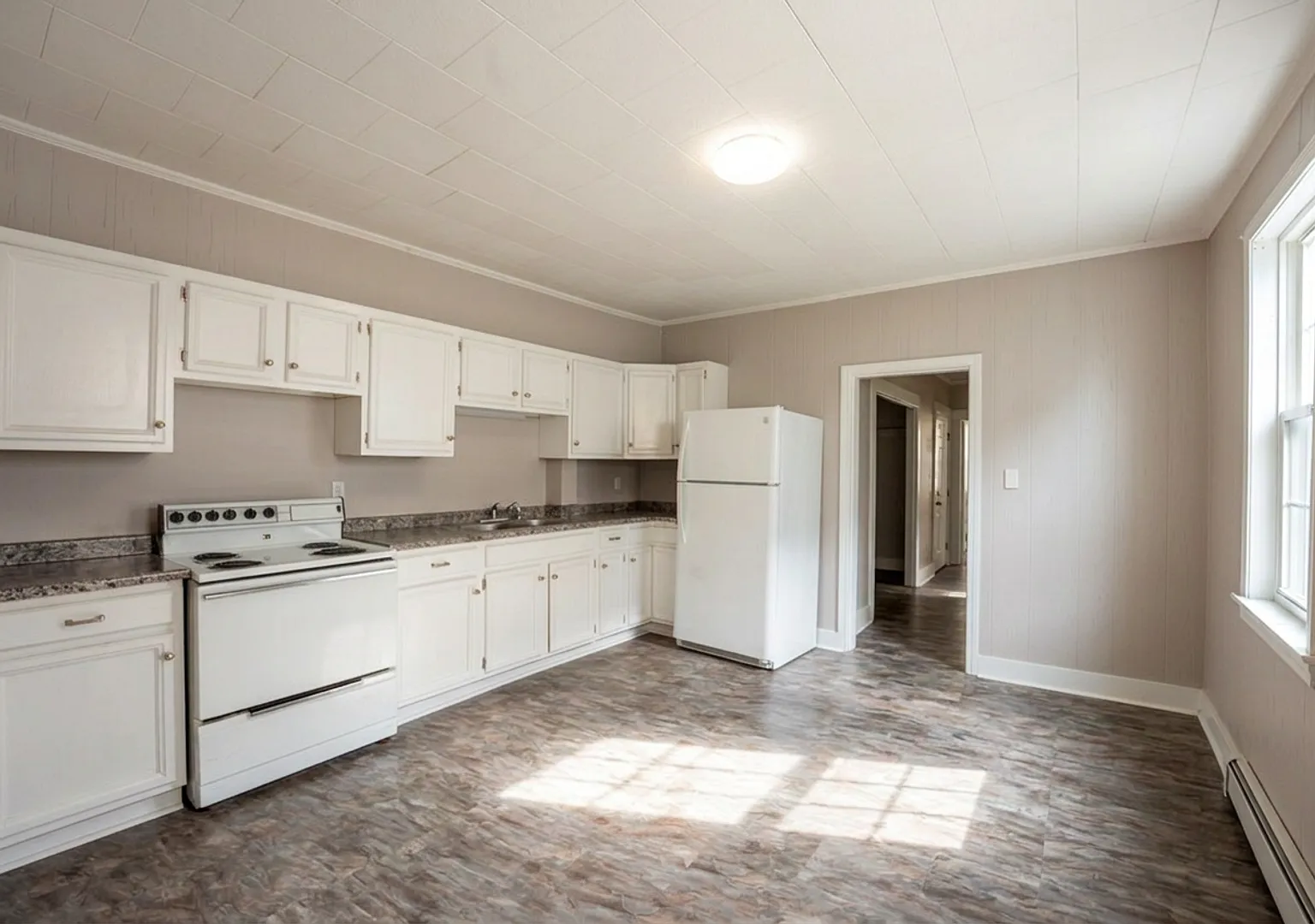 Downtown Saco 1 Bed/1Bath with Bonus Den! — Photo 1