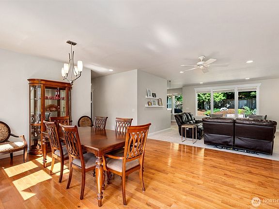 4th image of 4046 Rainwood Drive NW
