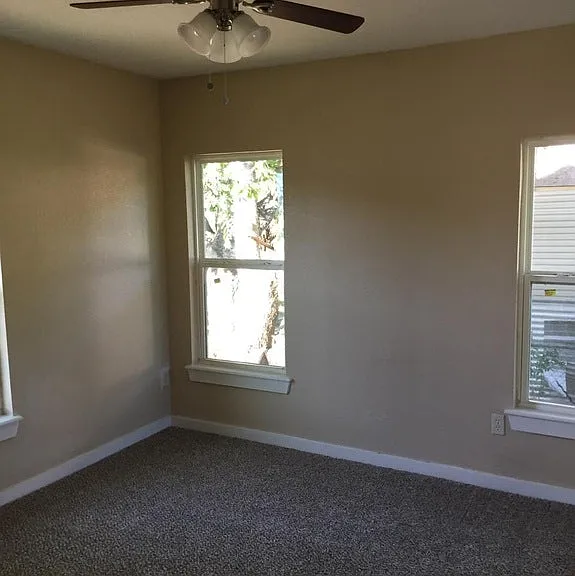 710 Poinsettia St — Photo 8