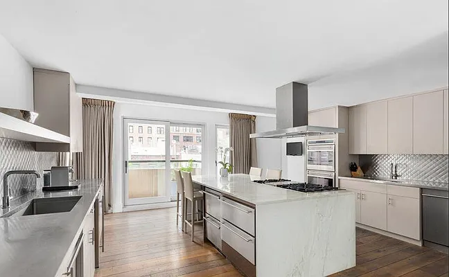 Rented by Compass | media 23