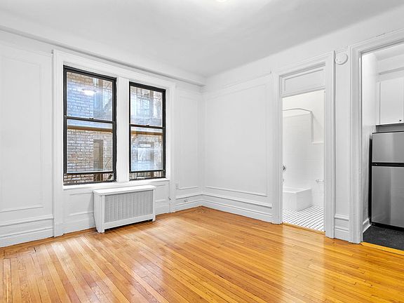 4th image of 347 W 55th St APT 3M