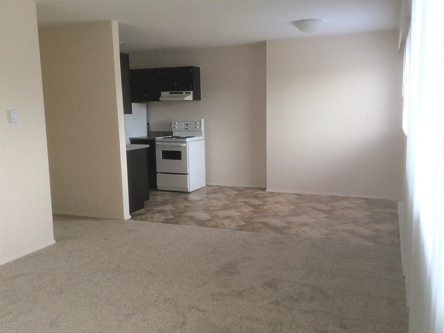 2 bed, 866 sqft, $1,975 — Photo 4