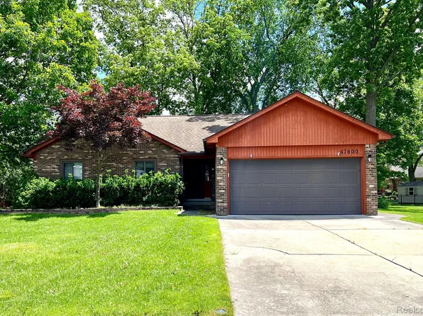 47800 Westbrook Ct, Chesterfield, MI 48051