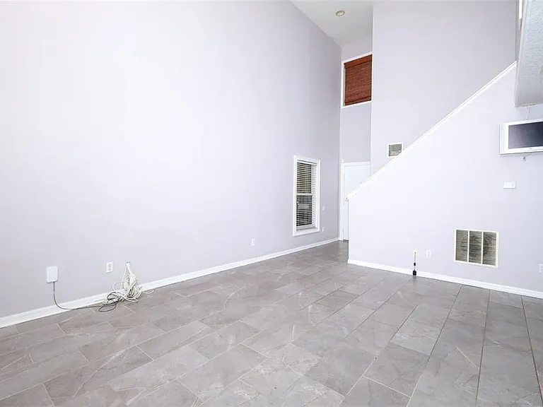 15219 Starleigh Rd — Photo 4