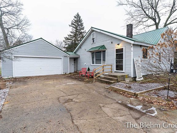 3rd image of 2160 Galewood Ave SW