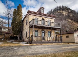 712 Water St, Genoa, WI 54632