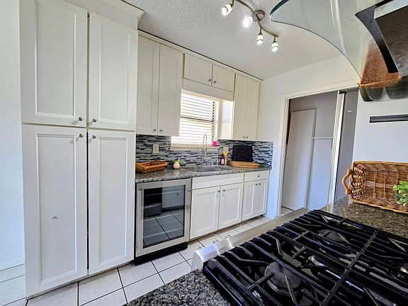 4th image of 2344 Camino Del Rey