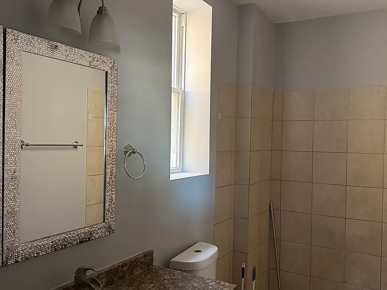 1003 N Sacramento Ave #1 — Photo 9