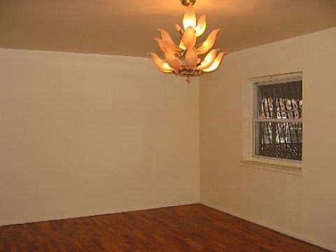 5th image of 2153 Mapes Ave