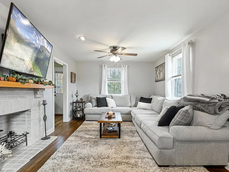 3331 Wallace Dr — Photo 8