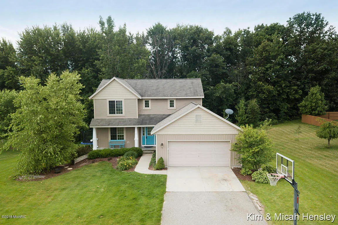 2214 Winston View Dr NE photo 1