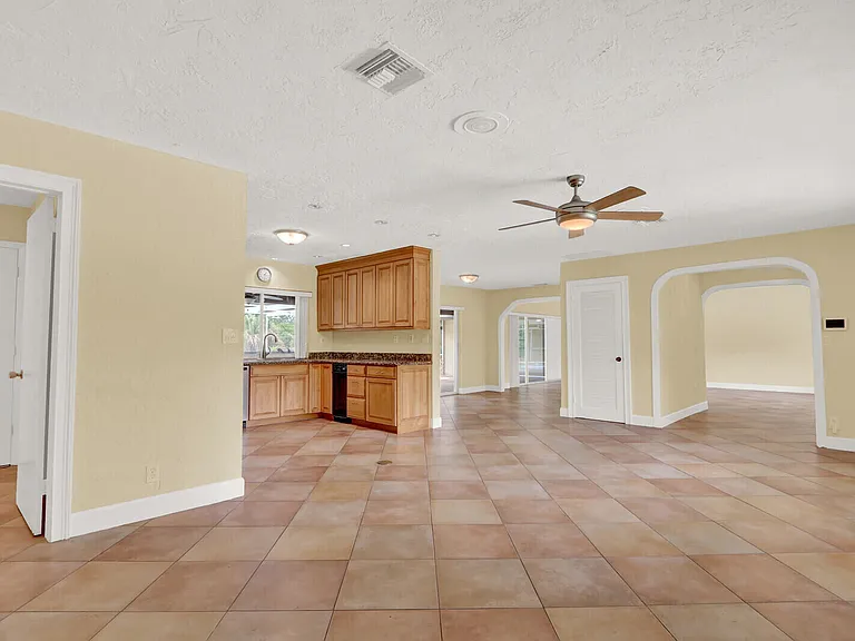 4529 Square Lake Dr — Photo 15