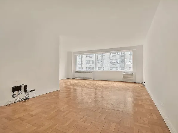 411 E 53rd St APT 9E, New York, NY 10022