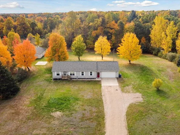 8281 Newcomb Rd, Lakeview, MI 48850