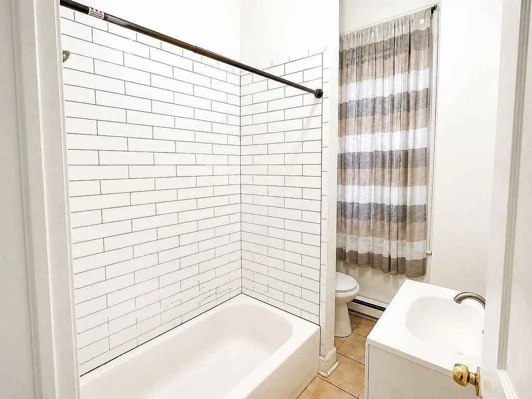 2 bed, 1.0 bath, 780 sqft, $1,150 — Photo 3