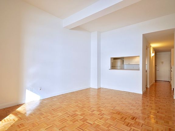 3rd image of 88 Greenwich St APT 320
