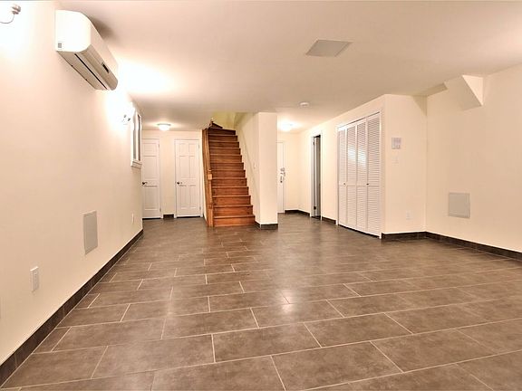 5th image of 147 E 81st St APT 1e