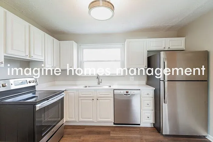 1450 Cottage Ct — Photo 4