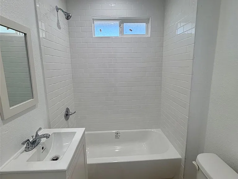 1550 N Avenue 45 — Photo 16