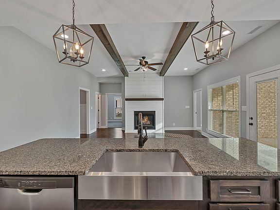 5th image of 505 Dexter Dr