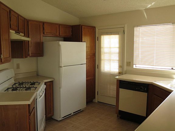3rd image of 8680 N Chinaberry Way