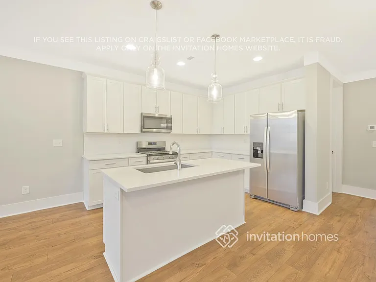 647 Vernon Ave #401 — Photo 9