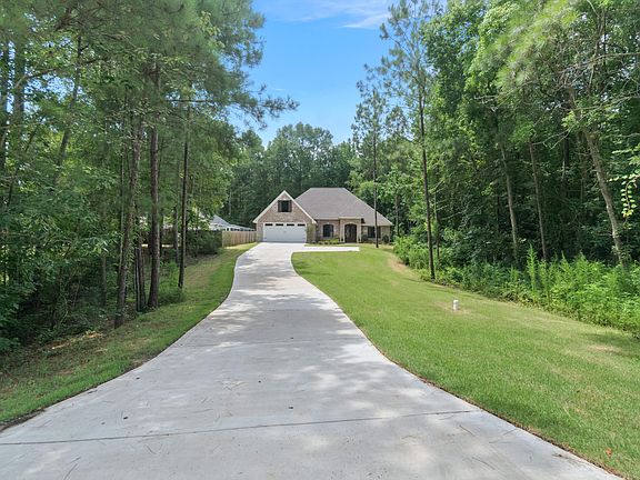 3rd image of 157 Courtland Dr