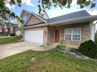 294 Carmel Valley Way, Saint Robert, MO 65584