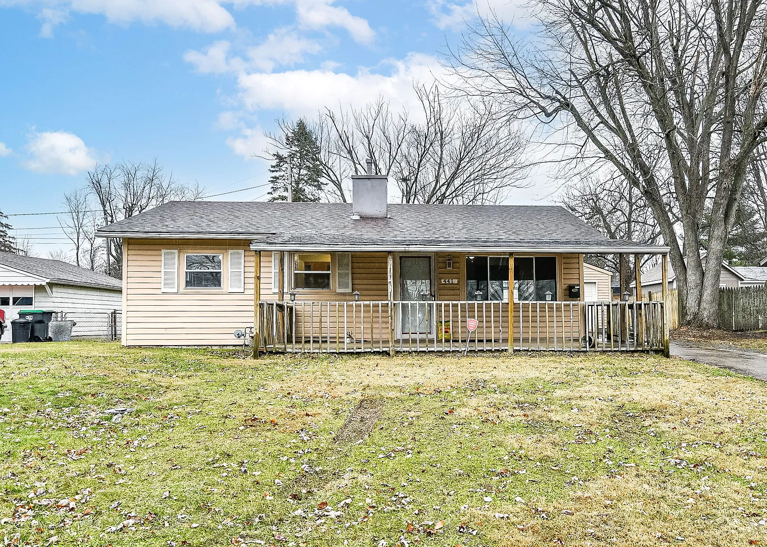 441 Melrose Dr photo 1