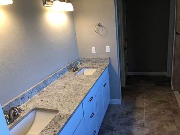 Master Bath - Granite