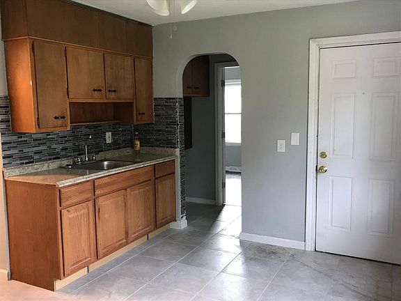 4th image of 4416 W 49th St