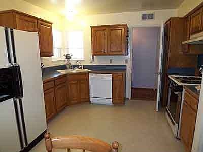 3rd image of 3601 Lankershim Way