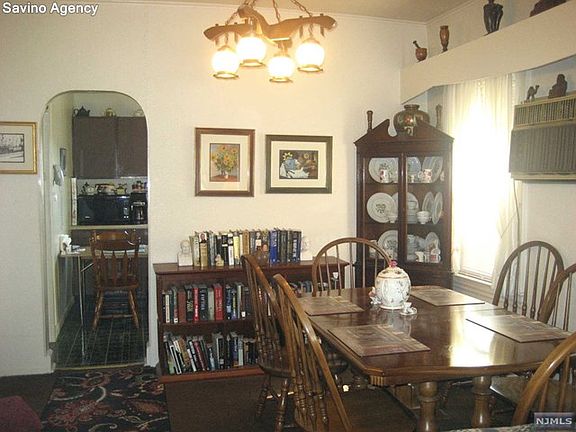 4th image of 375 Kingsland Ave