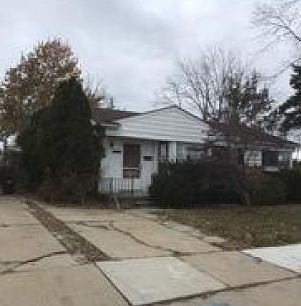 2nd image of 32131 Thorncrest St