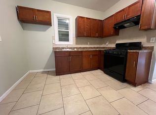 379 Hawthorne Ave #2E, Newark, NJ 07112
