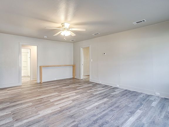 4th image of 206 Bateman