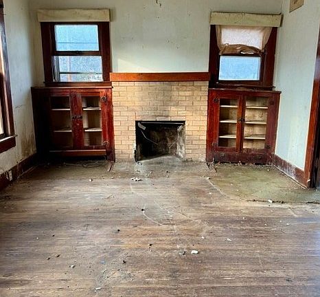5th image of 805 N Central Ave