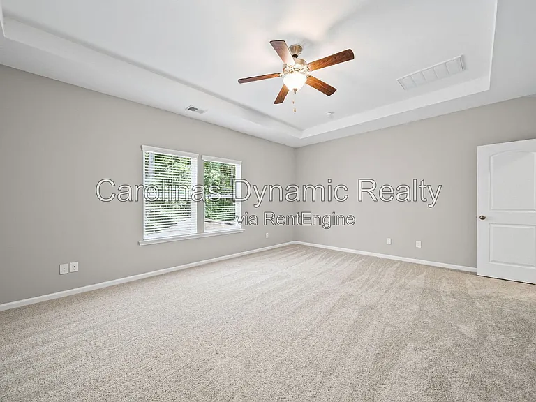 1912 Madeira Cir — Photo 18