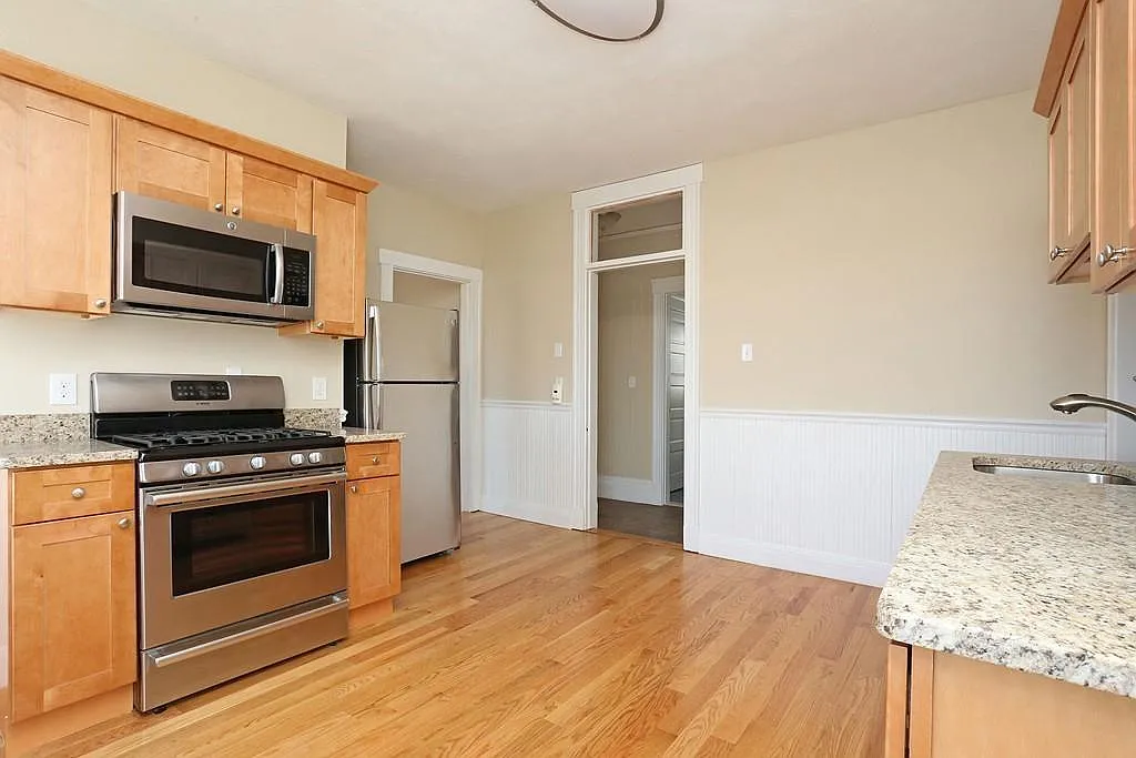 3 bed, 1500 sqft, $3,300 — Photo 4
