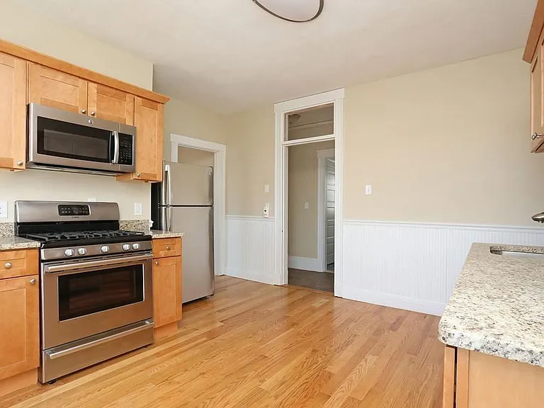 1 Orient Ave #2B — Photo 4
