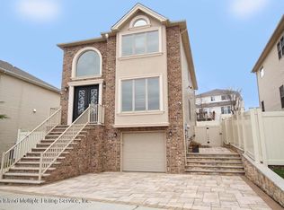 61 Brookside Loop, Staten Island, NY 10309