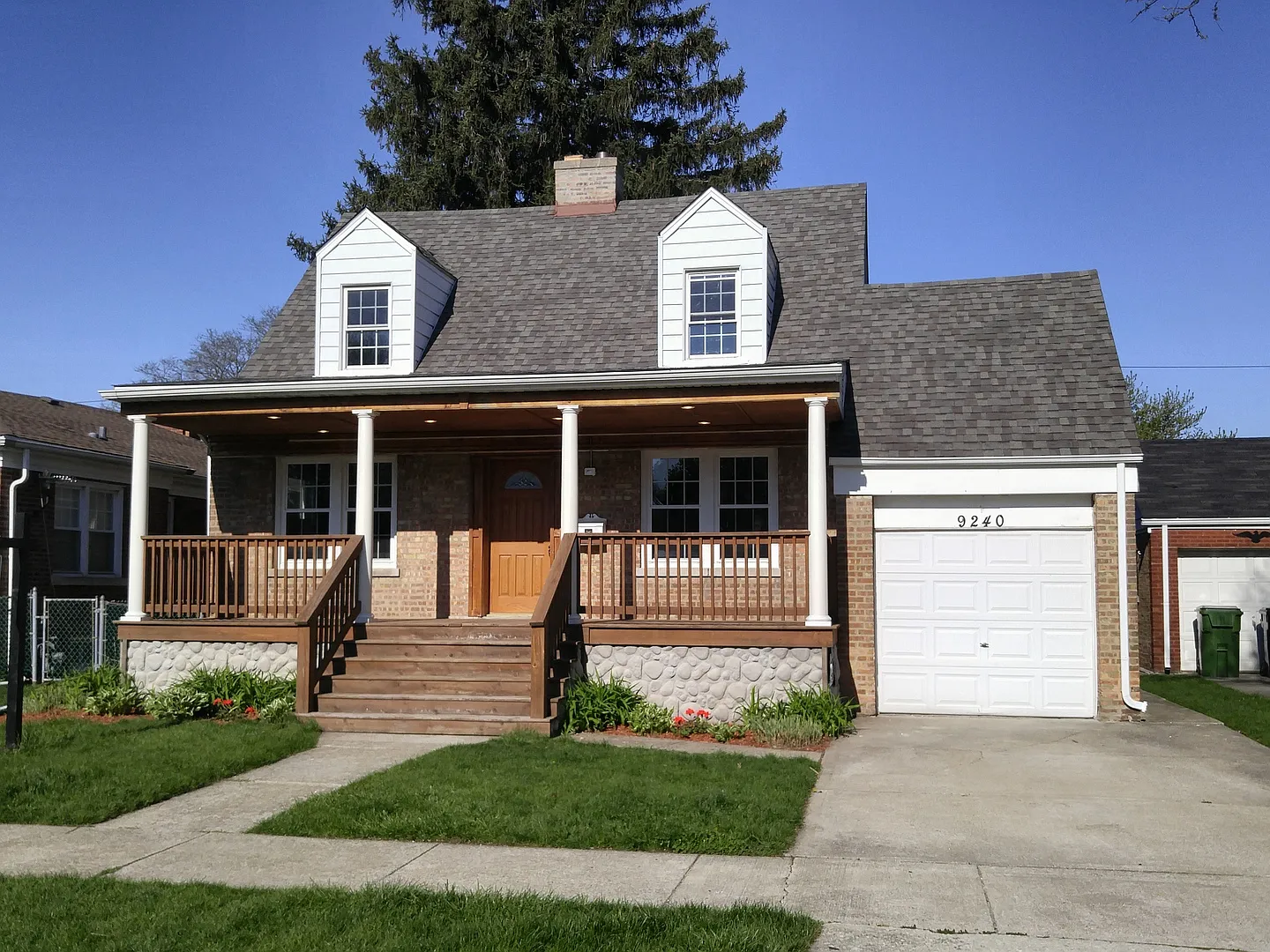 9240 S Millard Ave photo 1